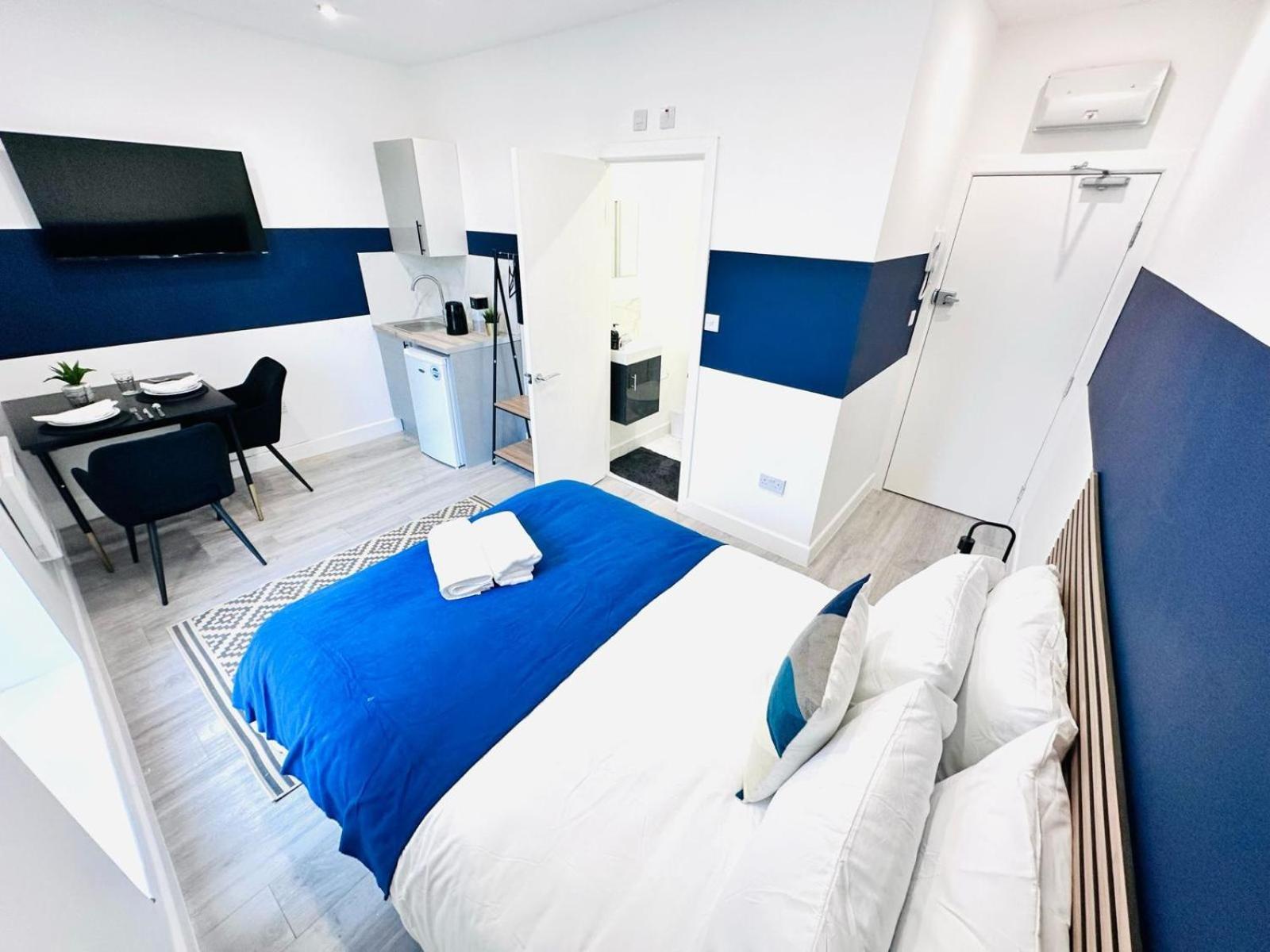 London 58 Blue House City Center Studio, Top Spot Екстер'єр фото