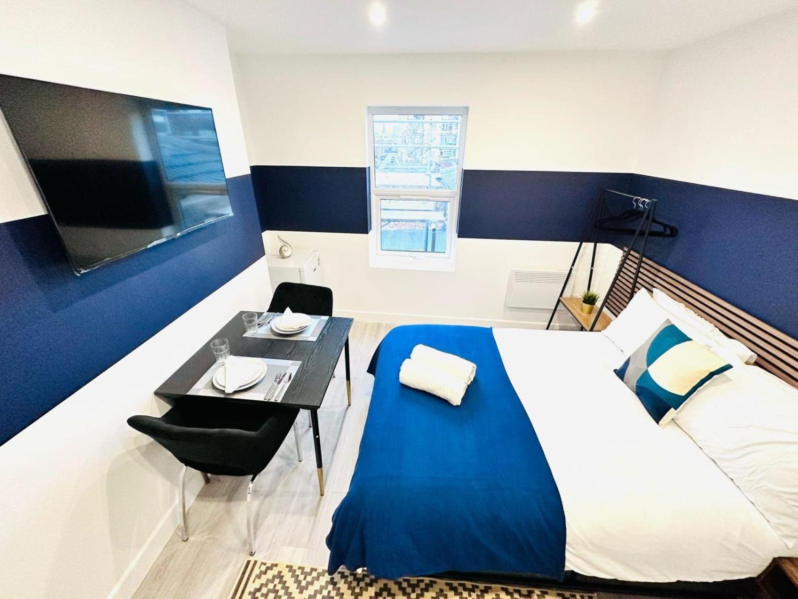 London 58 Blue House City Center Studio, Top Spot Екстер'єр фото