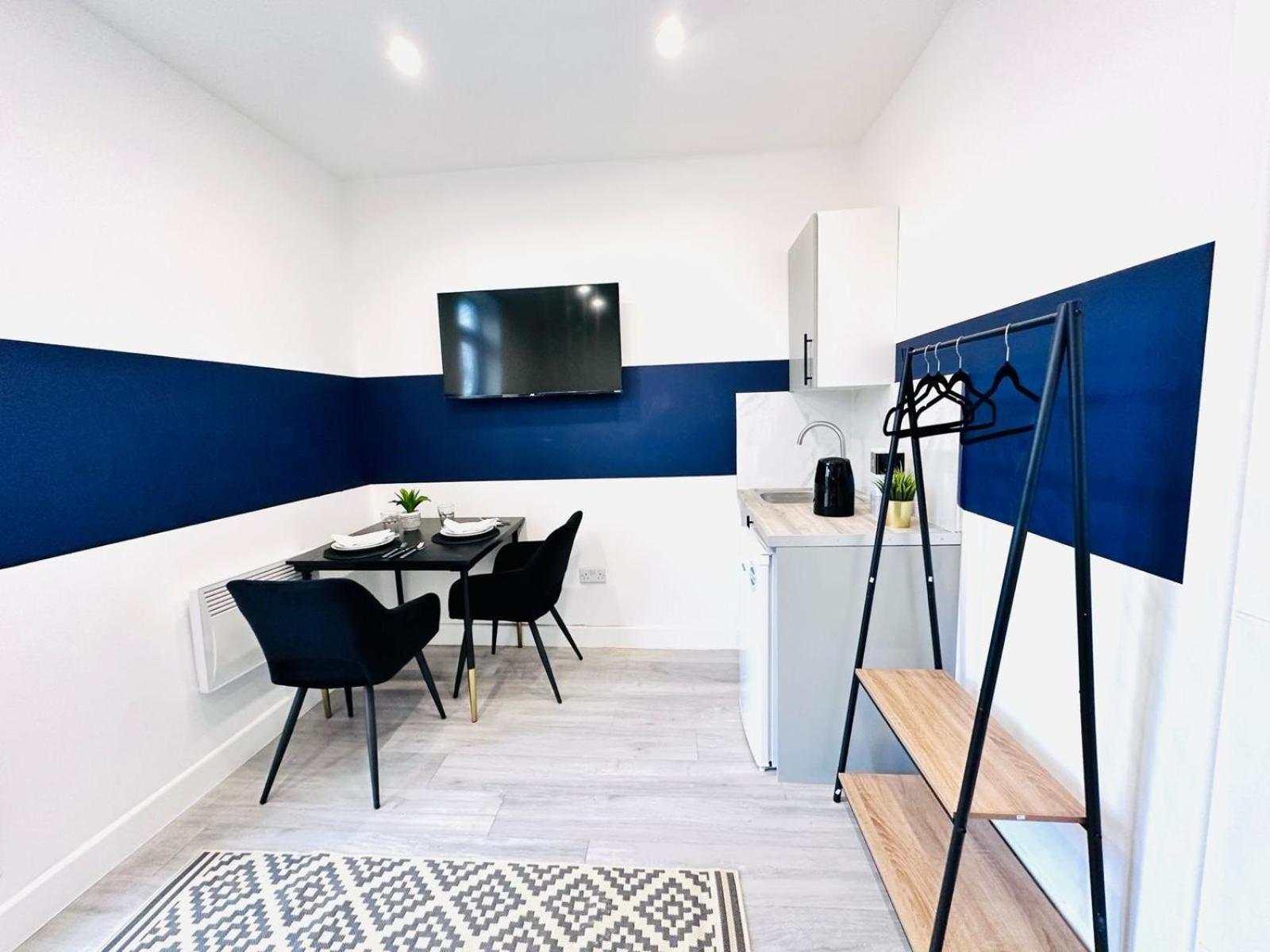 London 58 Blue House City Center Studio, Top Spot Екстер'єр фото