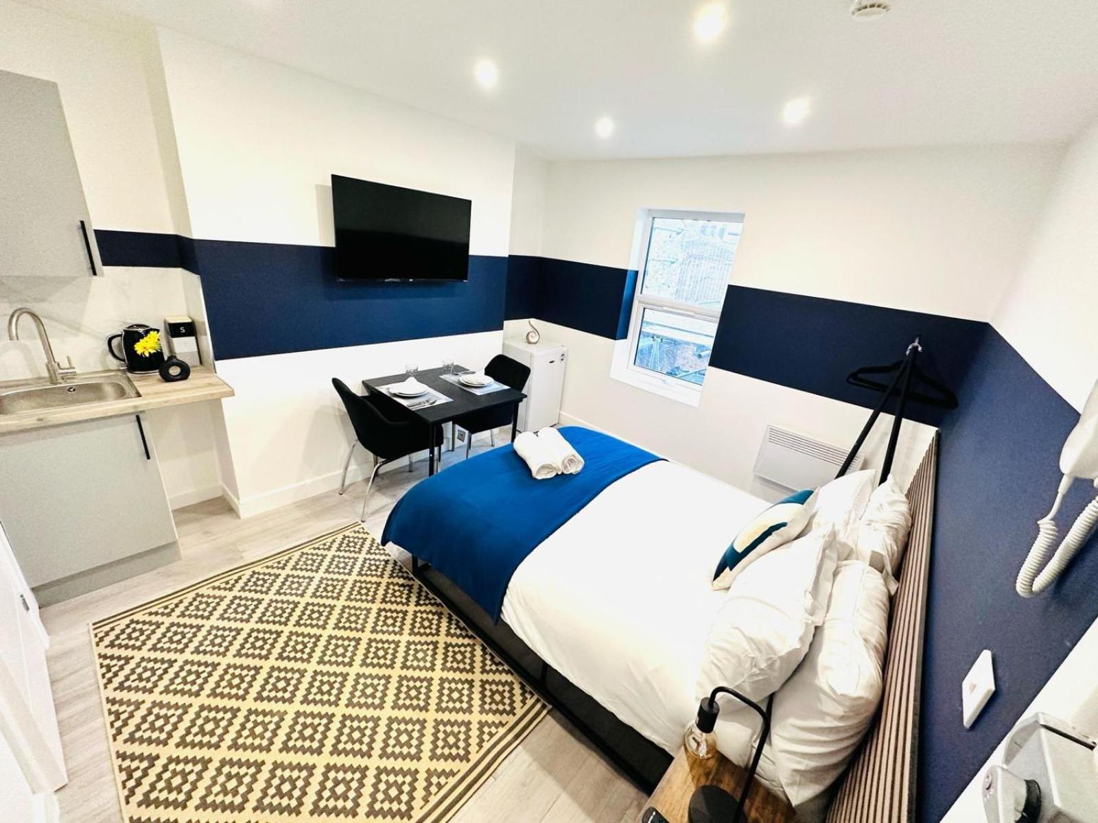 London 58 Blue House City Center Studio, Top Spot Екстер'єр фото