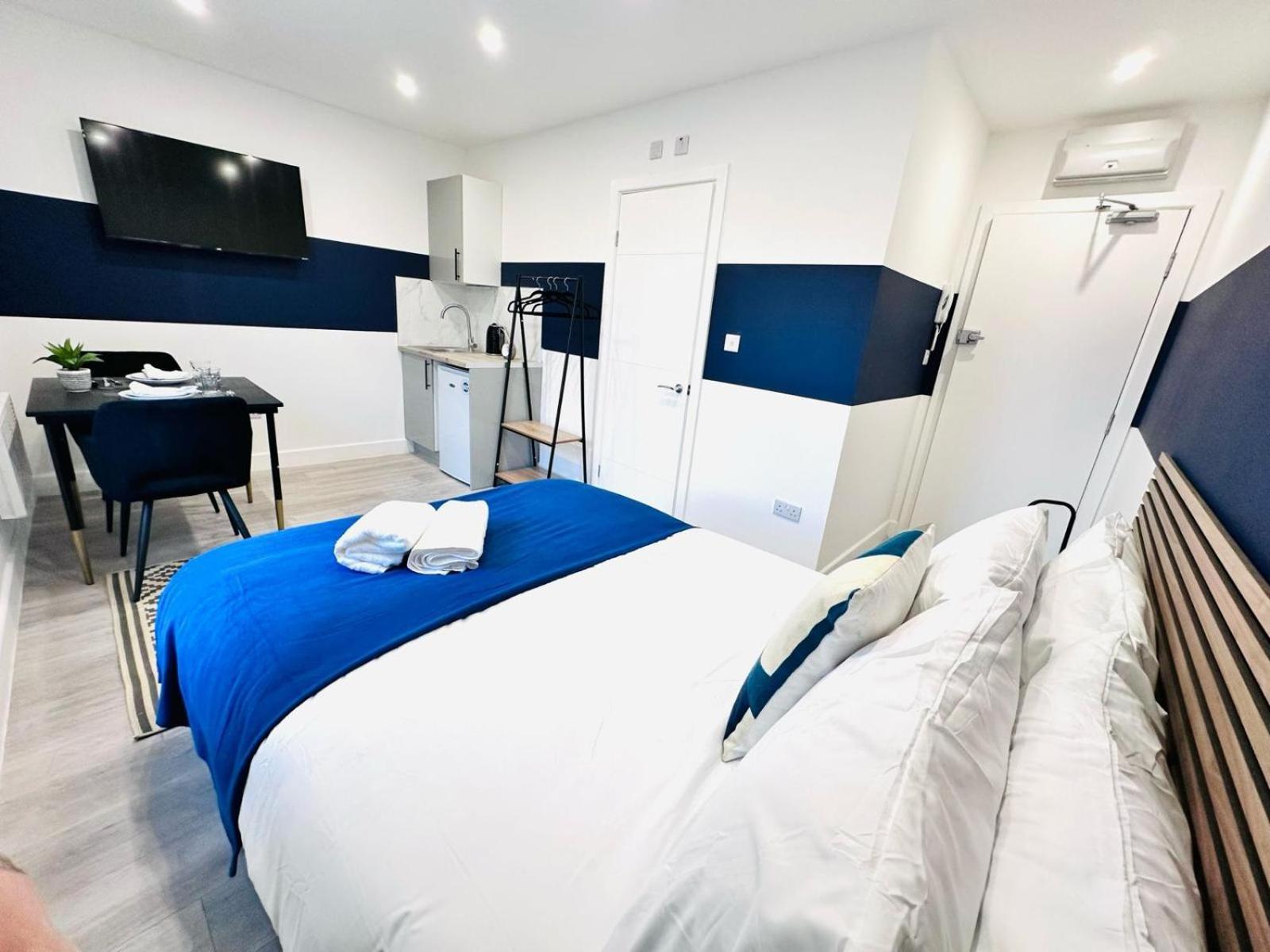London 58 Blue House City Center Studio, Top Spot Екстер'єр фото