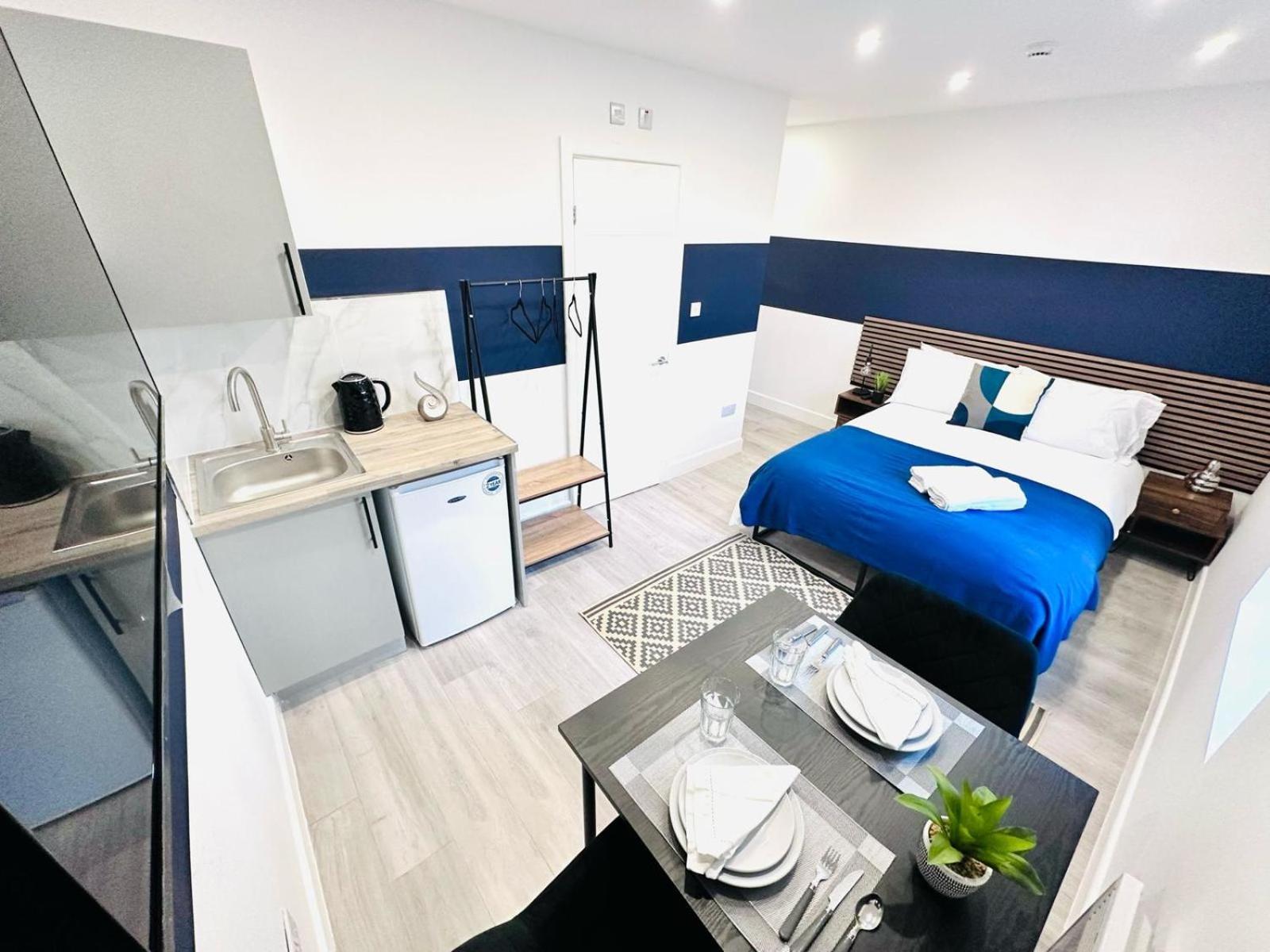 London 58 Blue House City Center Studio, Top Spot Екстер'єр фото
