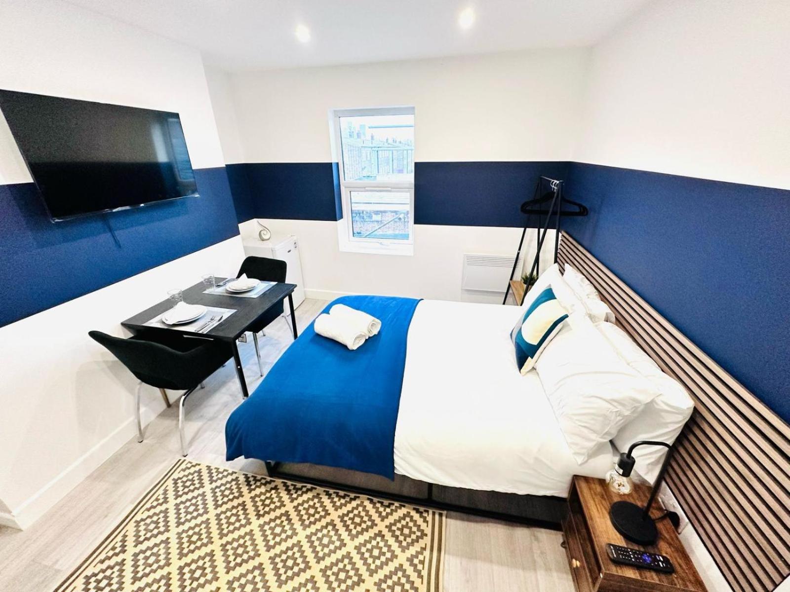 London 58 Blue House City Center Studio, Top Spot Екстер'єр фото